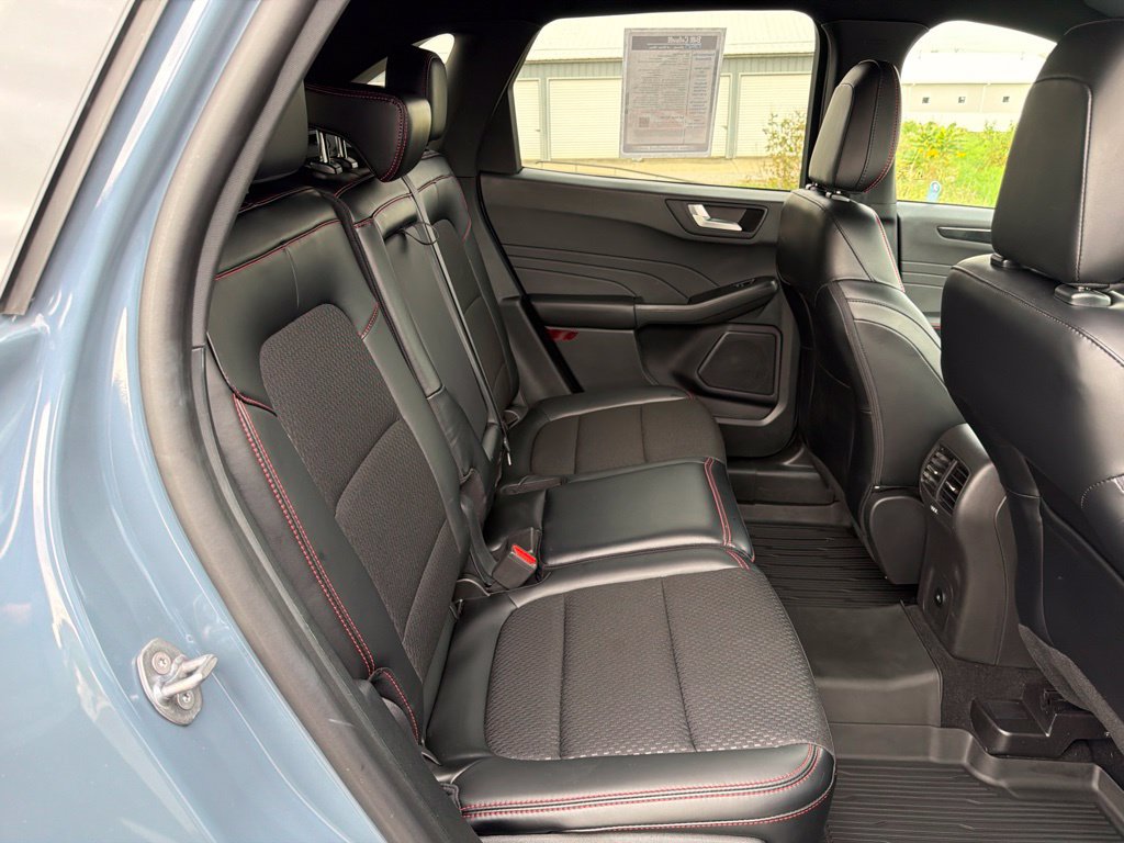 Used 2025 Ford Escape ST-Line w/ Tech Pack #1 AWD/4WD image 17