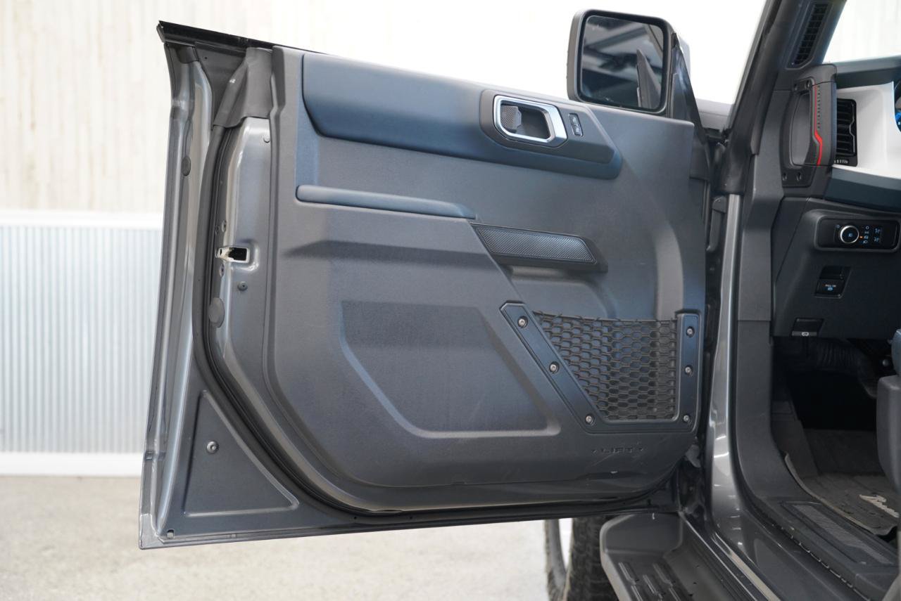 Used 2025 Ford Bronco Heritage Edition AWD/4WD image 29