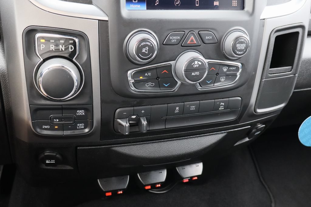 Used 2022 RAM 1500 Classic SLT w/ Electronics Group AWD/4WD image 18