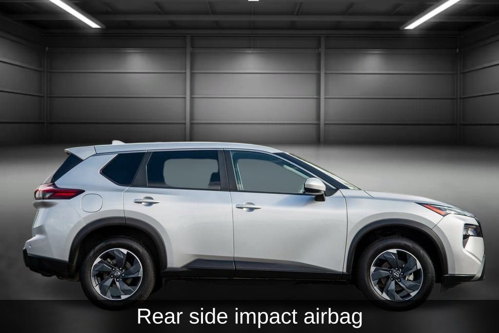 Used 2024 Nissan Rogue SV image 6