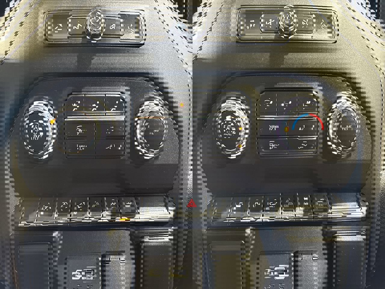 Used 2022 Chevrolet Silverado 1500 Custom image 19