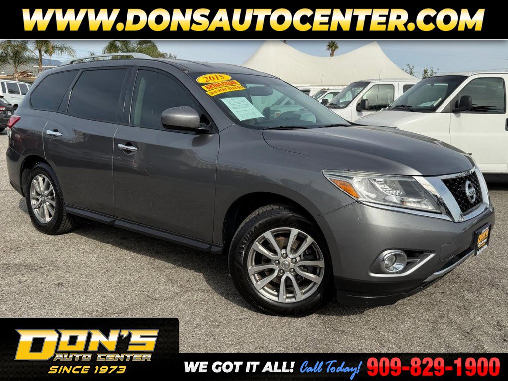 Used 2015 Nissan Pathfinder SV image 1