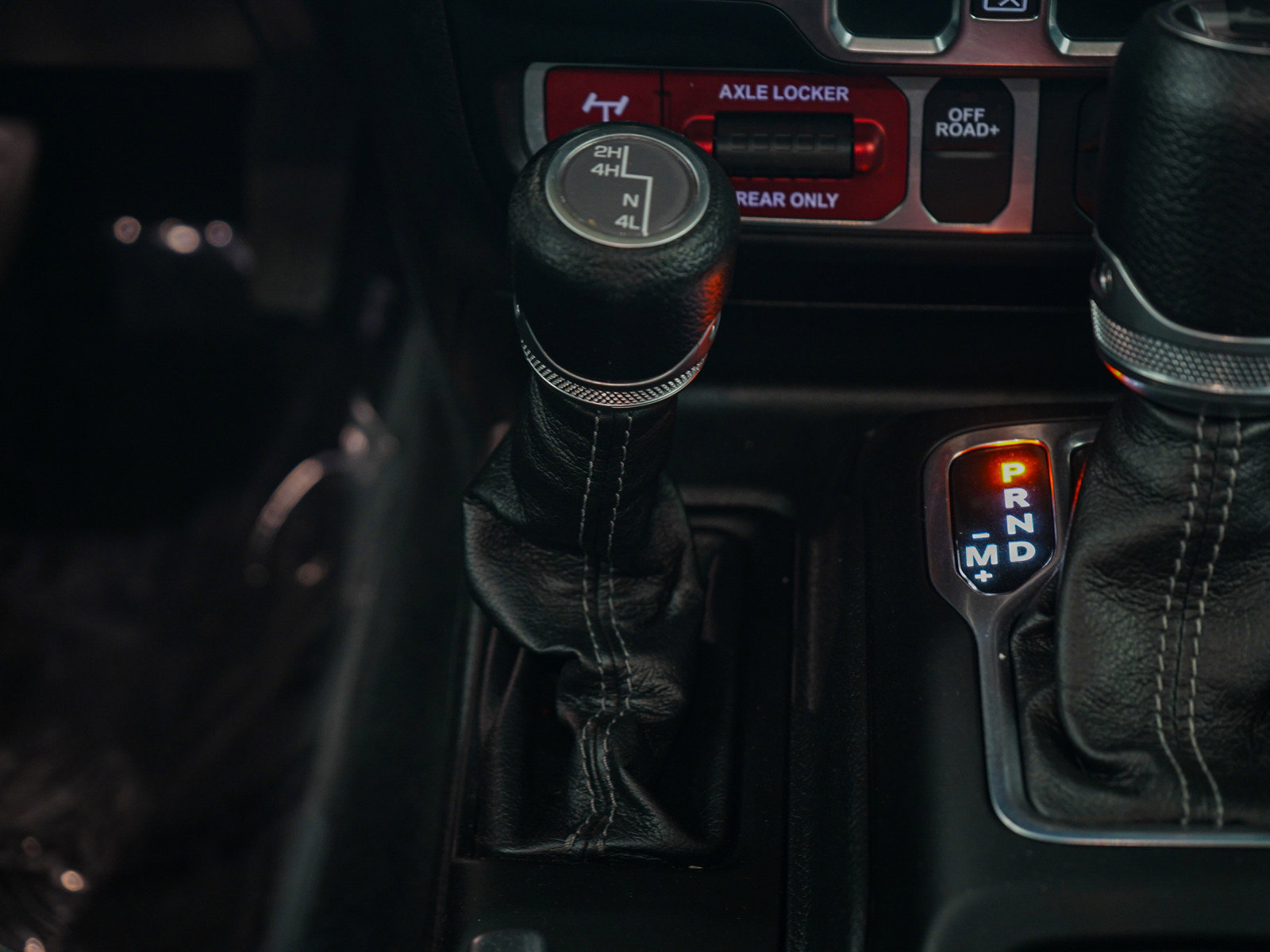 Used 2024 Jeep Wrangler Willys AWD/4WD image 21