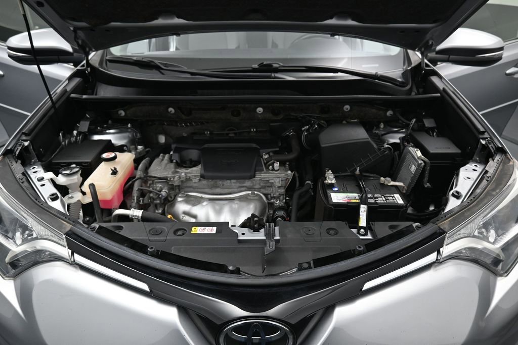 Used 2018 Toyota RAV4 XLE w/ Plus Extra Value Package AWD/4WD image 35