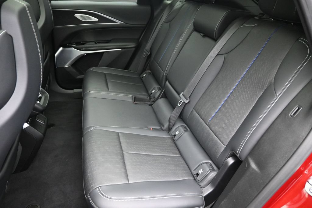 Used 2024 Cadillac Lyriq Luxury w/ LPO, Floor Liner Package AWD/4WD image 23