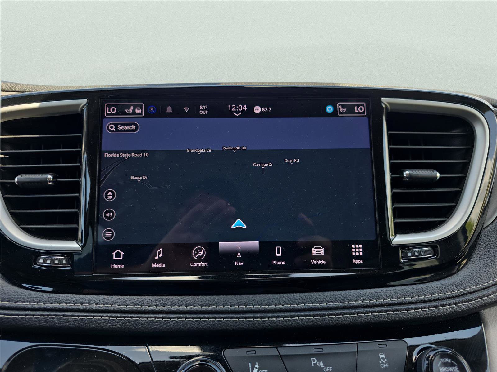 Used 2024 Chrysler Pacifica Select image 34