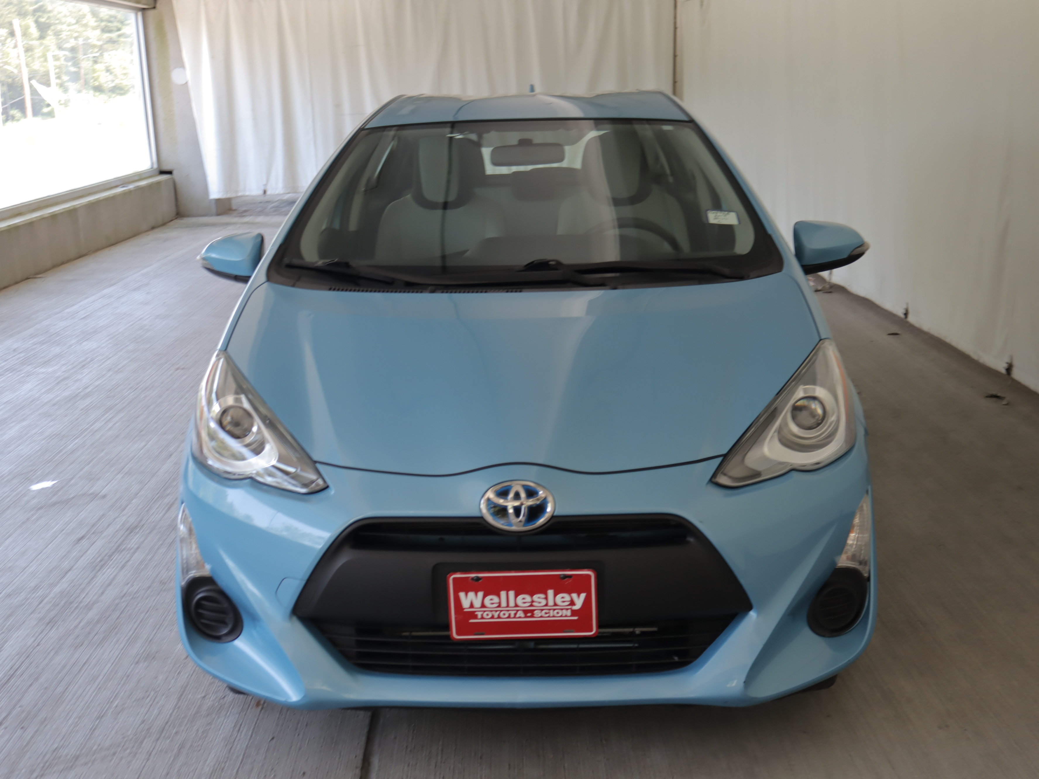 Used 2015 Toyota Prius C One FWD image 3