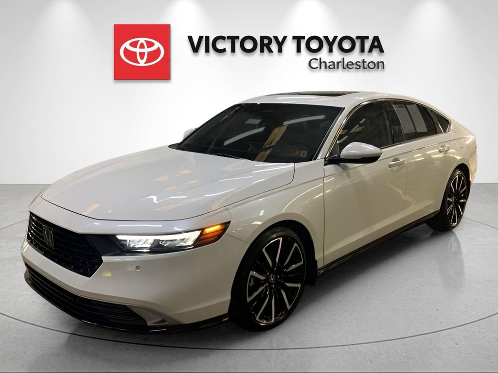 Used 2025 Honda Accord Touring image 1