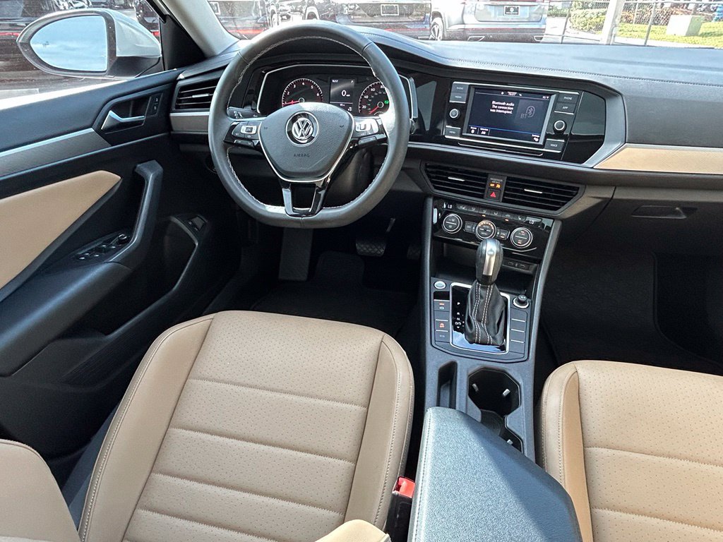 Used 2021 Volkswagen Jetta SE w/ SE Cold Weather Package FWD image 9
