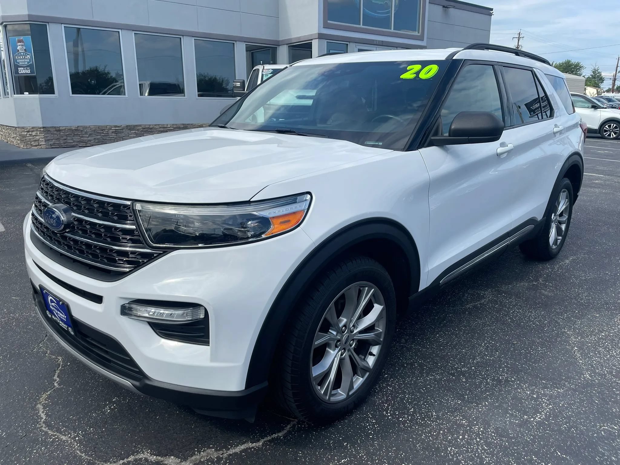 Used 2020 Ford Explorer XLT w/ Equipment Group 202A AWD/4WD image 1