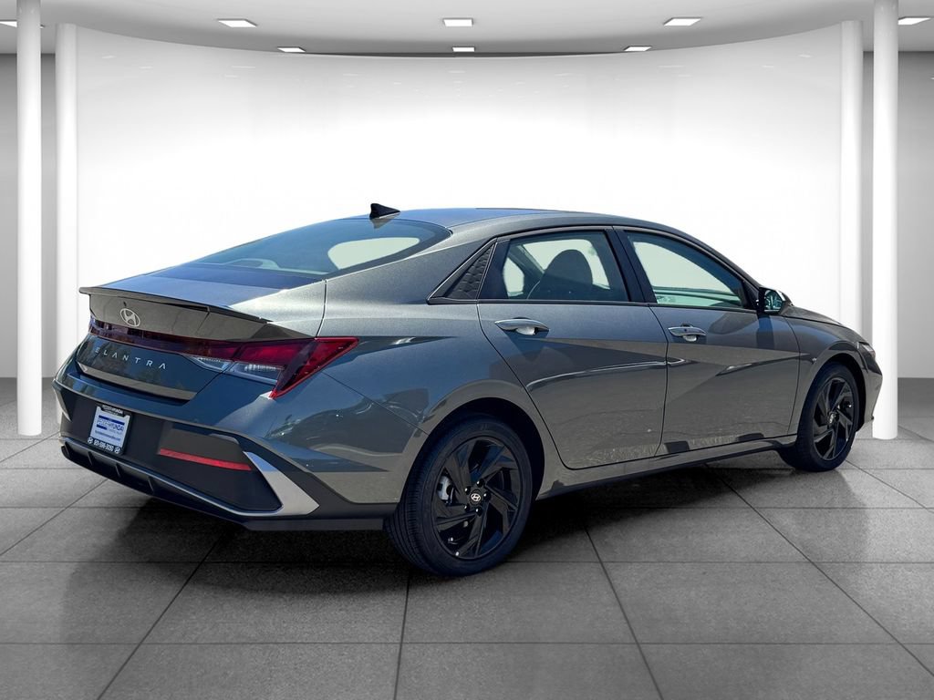 Certified 2026 Hyundai Elantra Sport FWD image 5