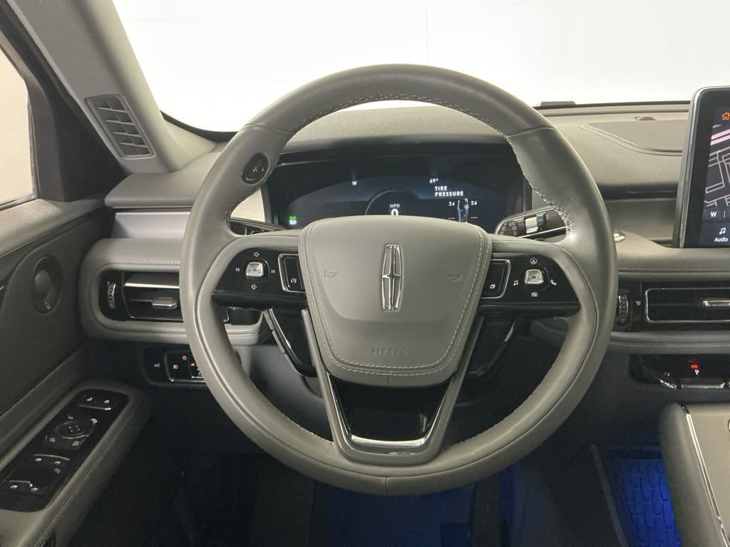 Used 2020 Lincoln Aviator Reserve image 16