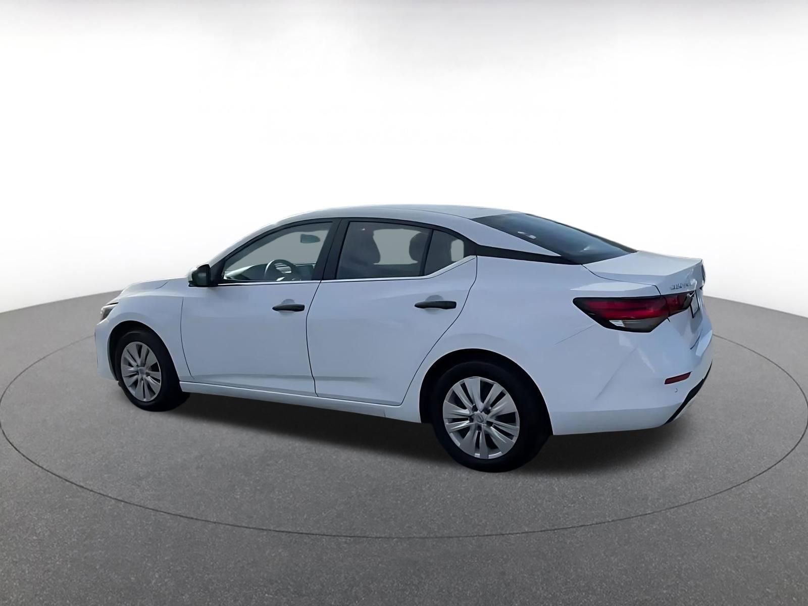 Used 2025 Nissan Sentra S image 10