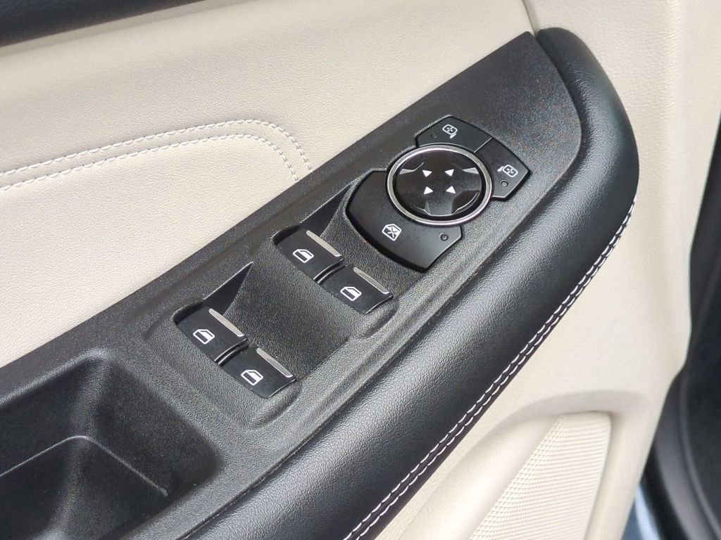 Used 2023 Ford Edge Titanium AWD/4WD image 15