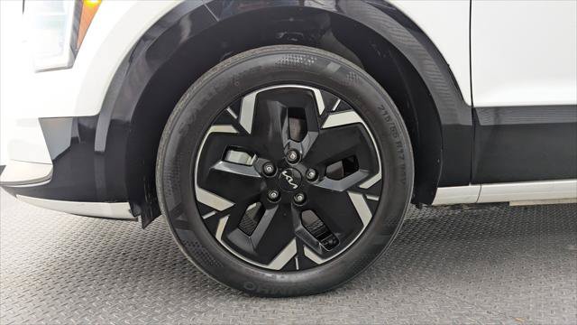 Used 2023 Kia Niro Wind FWD image 30