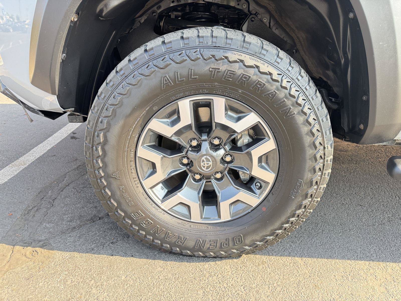 Used 2020 Toyota Tacoma TRD Off-Road w/ Technology Package AWD/4WD image 9