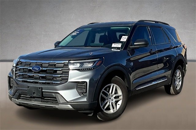 Used 2025 Ford Explorer Active image 1