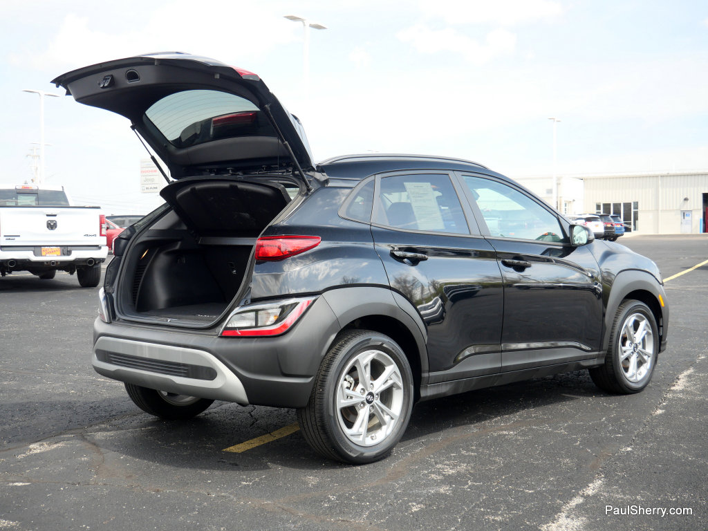 Used 2023 Hyundai Kona SEL w/ Cargo Package FWD image 18