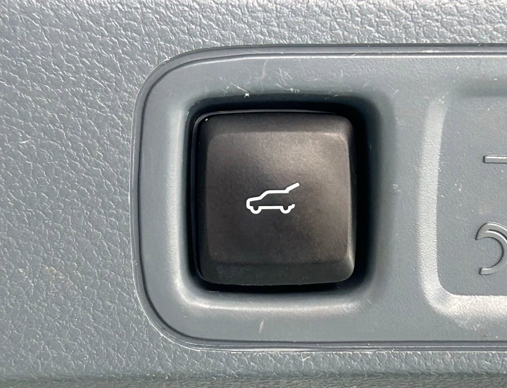 Used 2022 Lincoln Navigator L Black Label AWD/4WD image 17