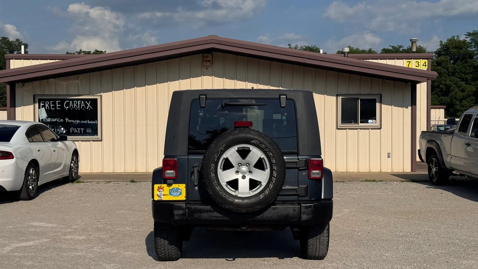 Used 2007 Jeep Wrangler Unlimited Sahara w/ Dual Top Group AWD/4WD image 12