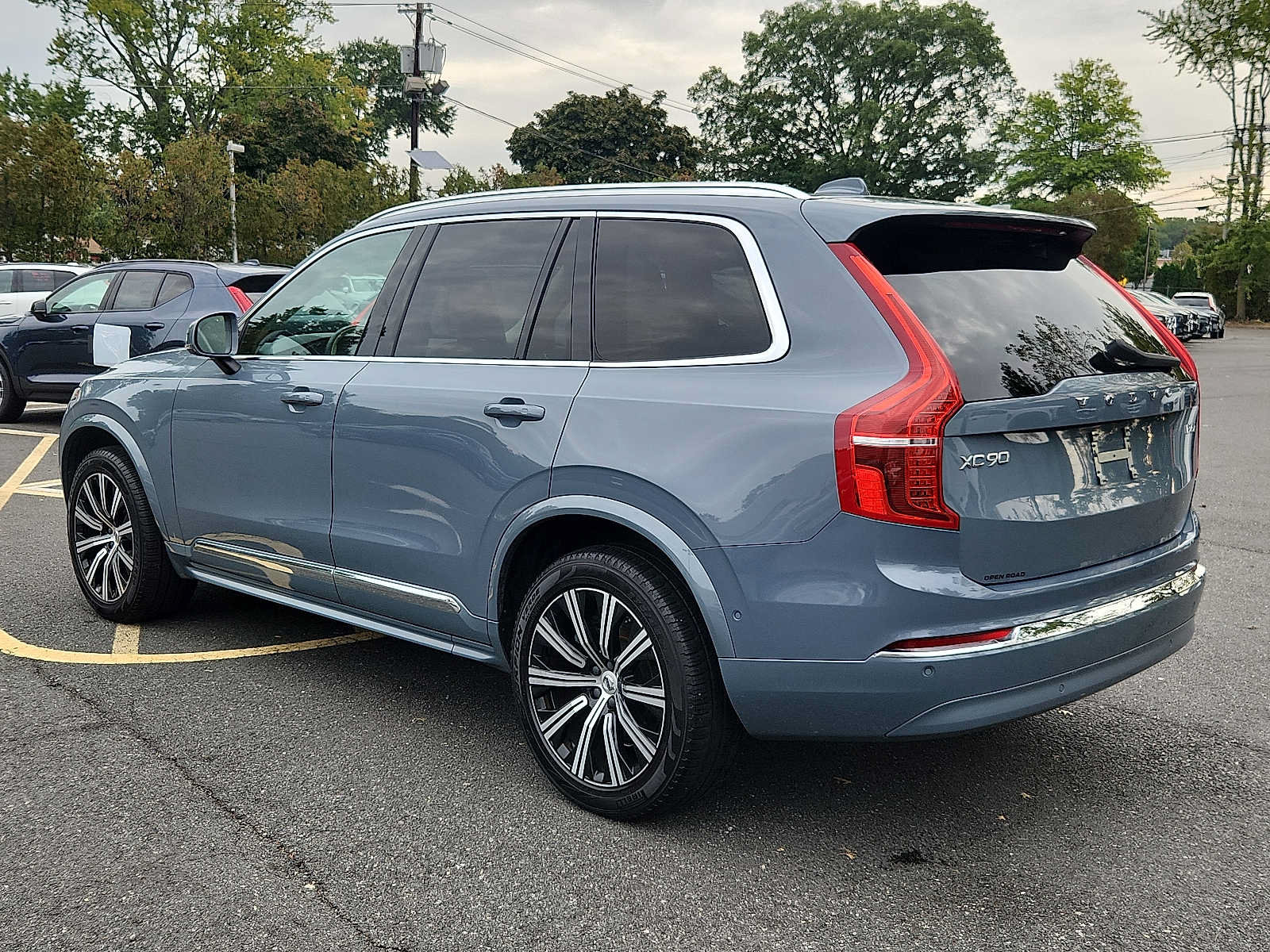 Used 2023 Volvo XC90 B6 Plus w/ Protection Package AWD/4WD image 4