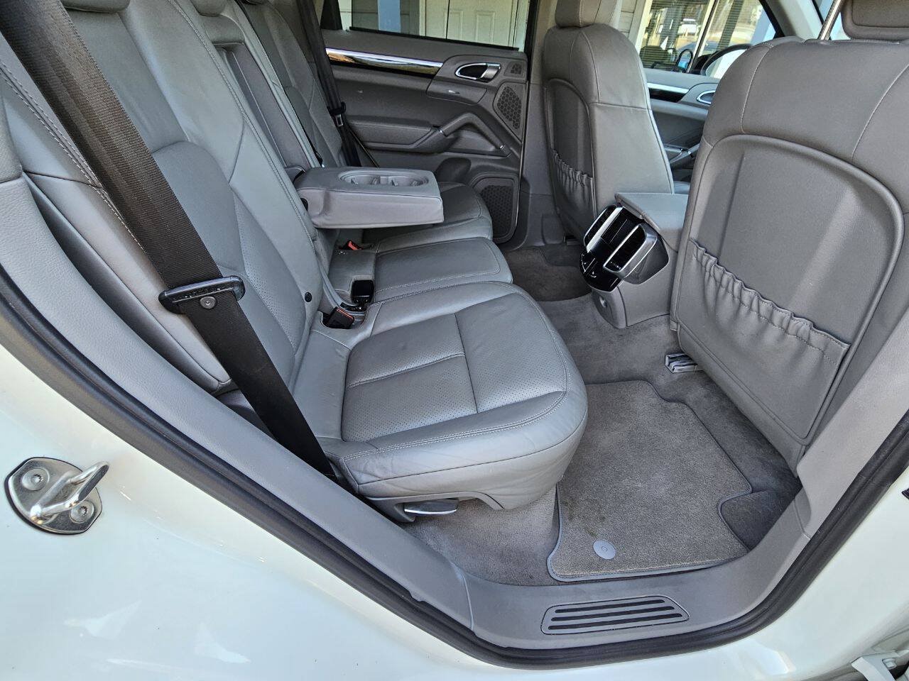 Used 2012 Porsche Cayenne AWD/4WD image 9