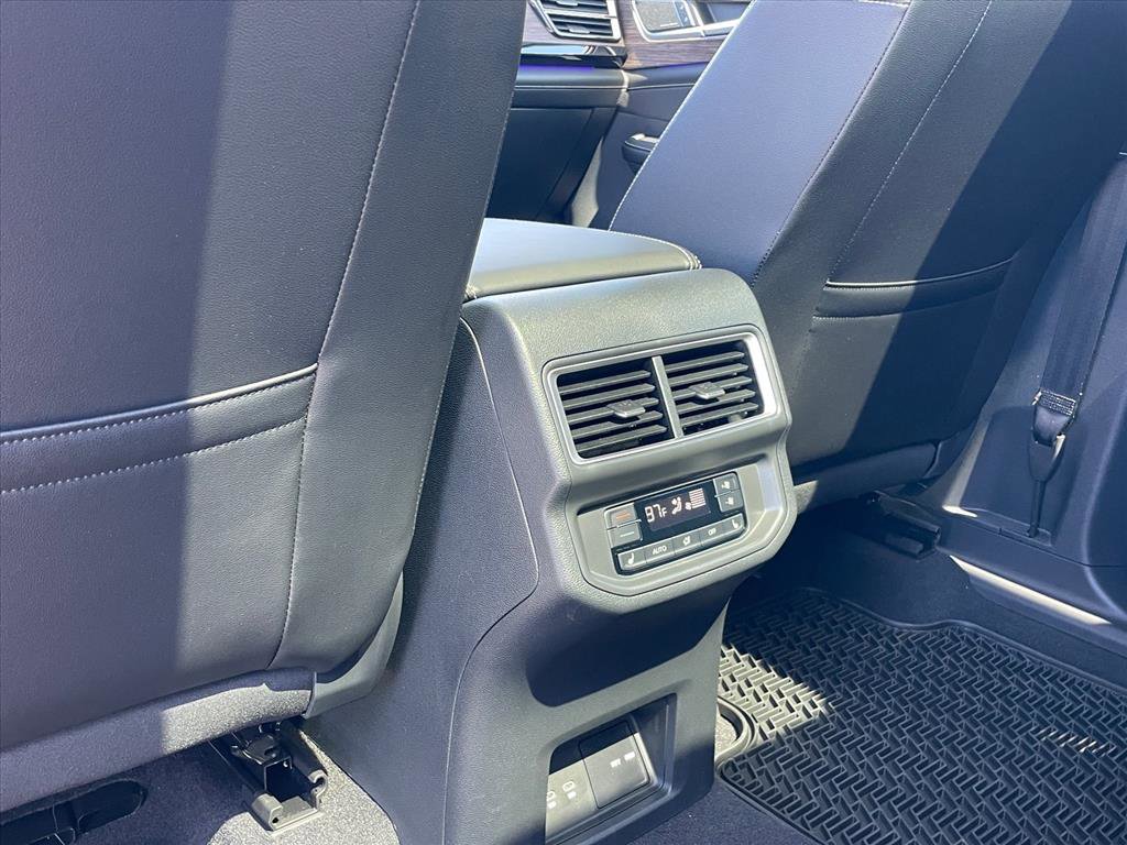 Used 2024 Volkswagen Atlas SEL Premium R-Line image 25