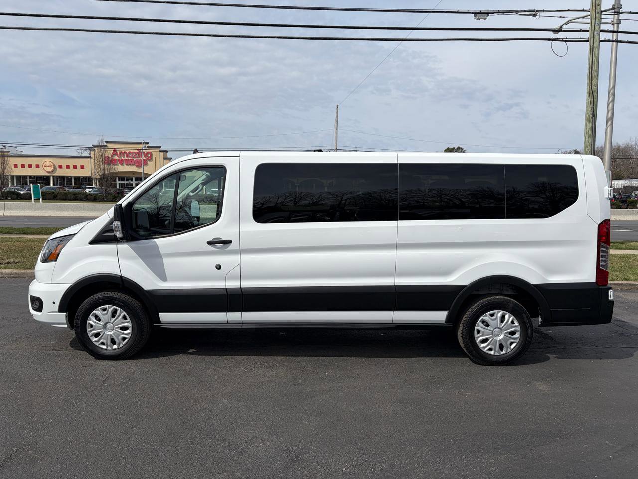 Used 2025 Ford Transit 350 XLT image 10
