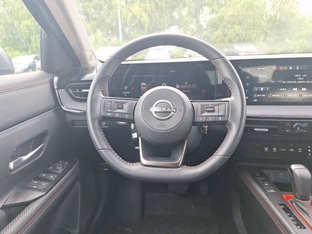 Certified 2025 Nissan Kicks SR FWD image 12