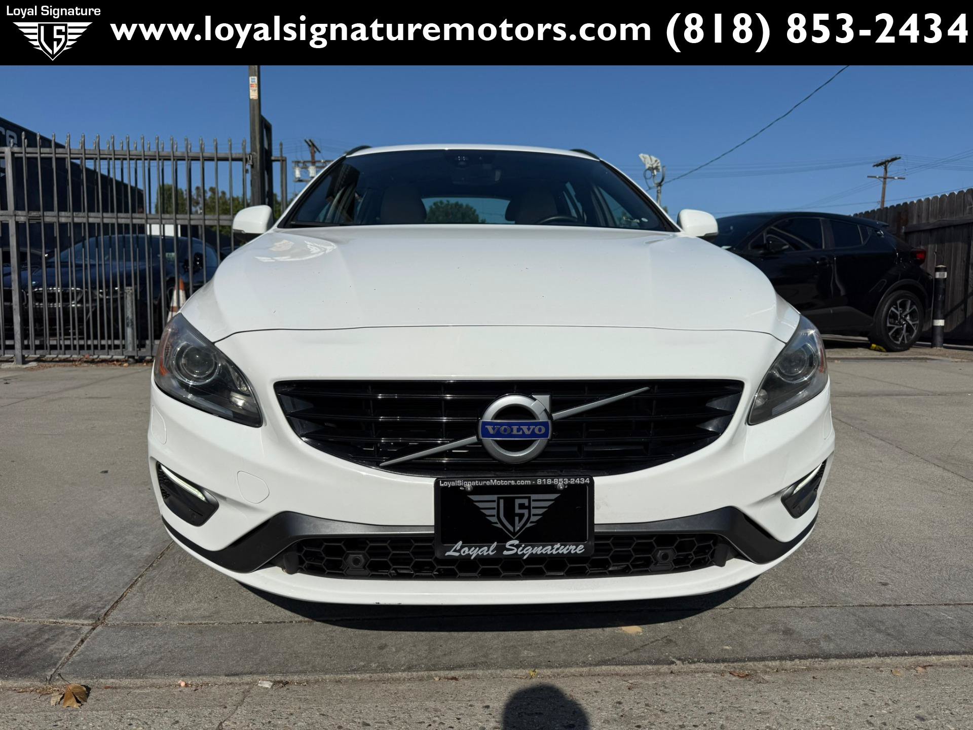 Used 2017 Volvo V60 T5 Dynamic FWD image 2