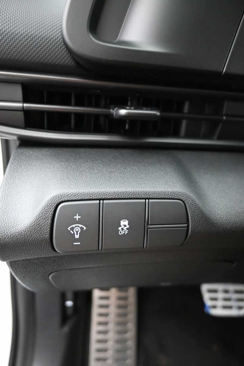 New 2026 Hyundai Elantra SEL Sport FWD image 24