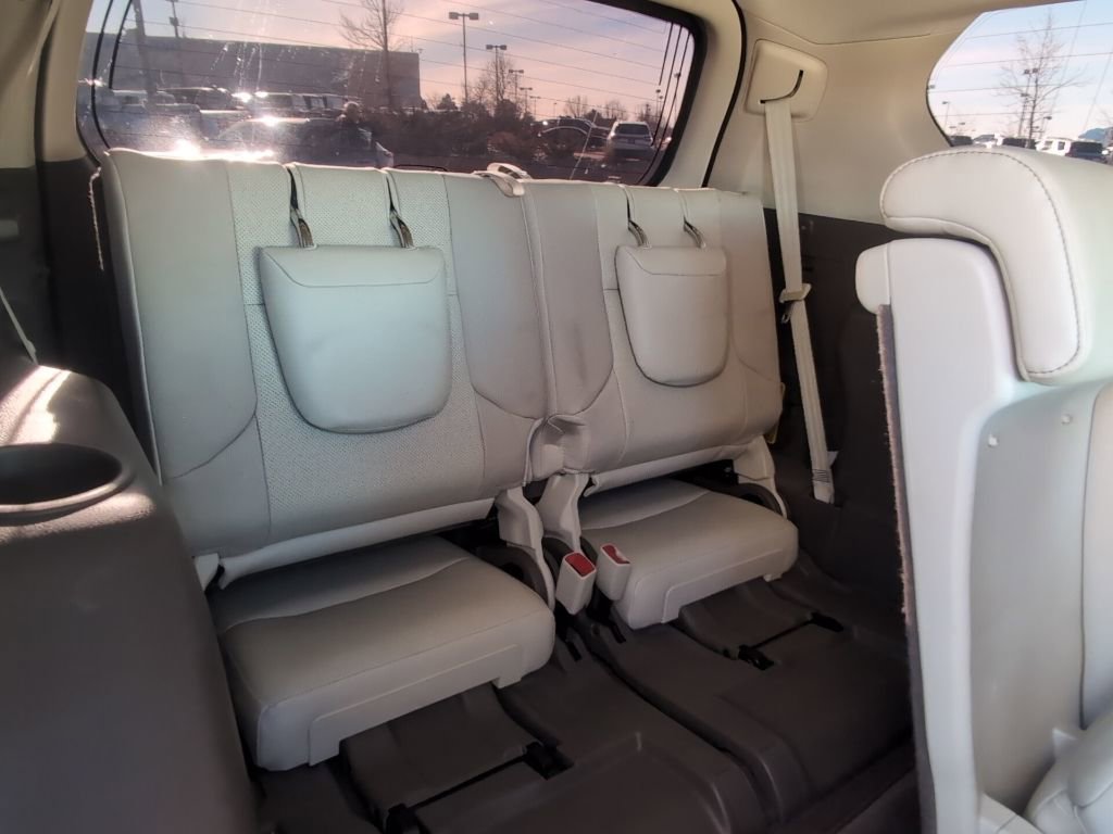 Used 2018 Lexus GX 460 Premium w/ Premium Package image 32