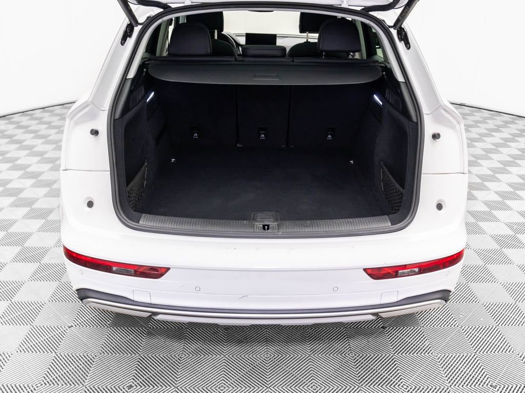 Used 2023 Audi Q5 2.0T Premium w/ Convenience Package image 31