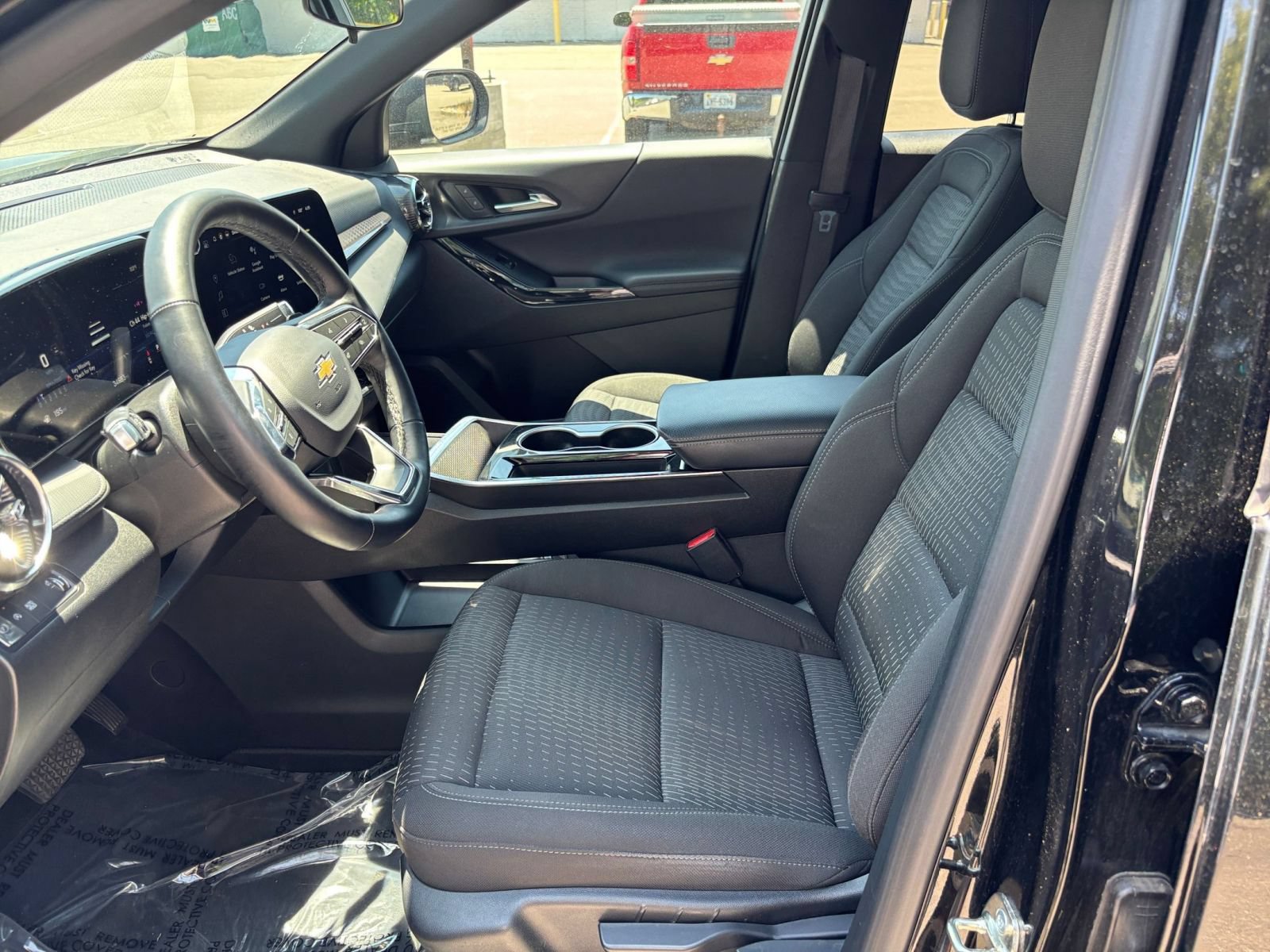 Used 2025 Chevrolet Equinox LT FWD image 28