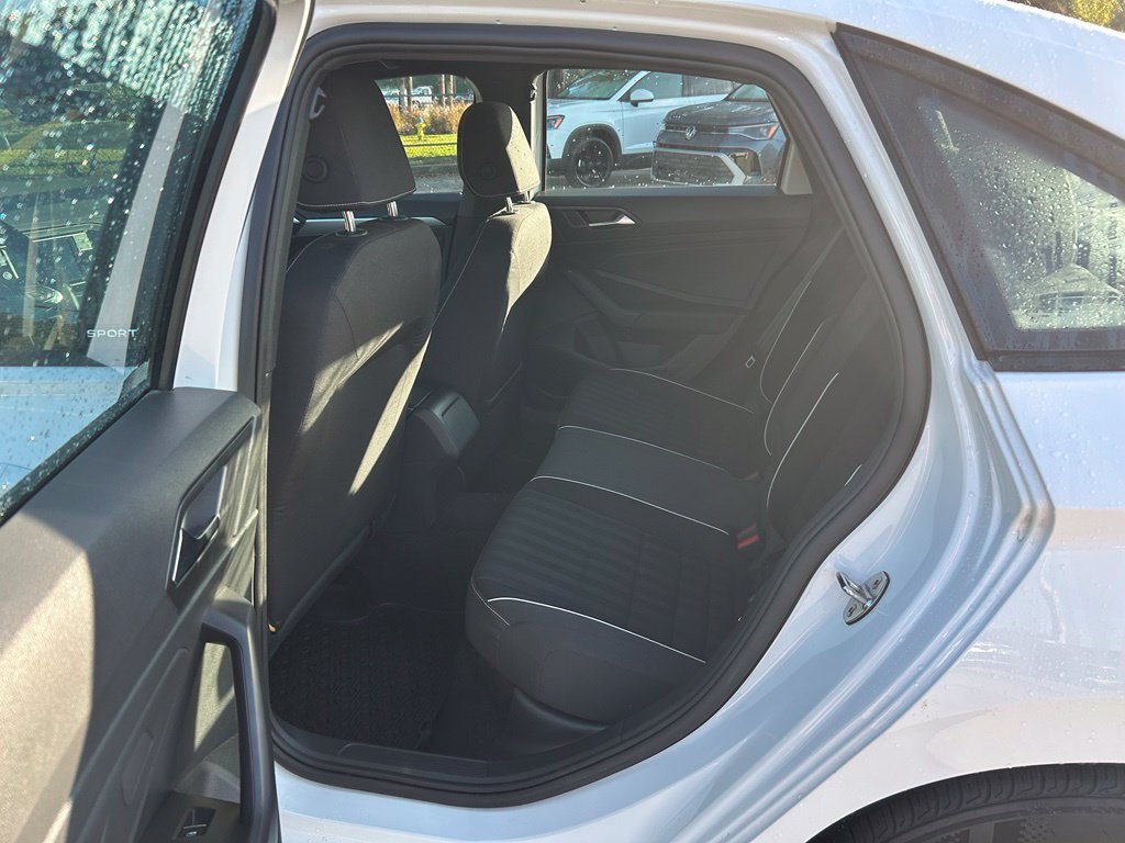 Certified 2024 Volkswagen Jetta Sport FWD image 45