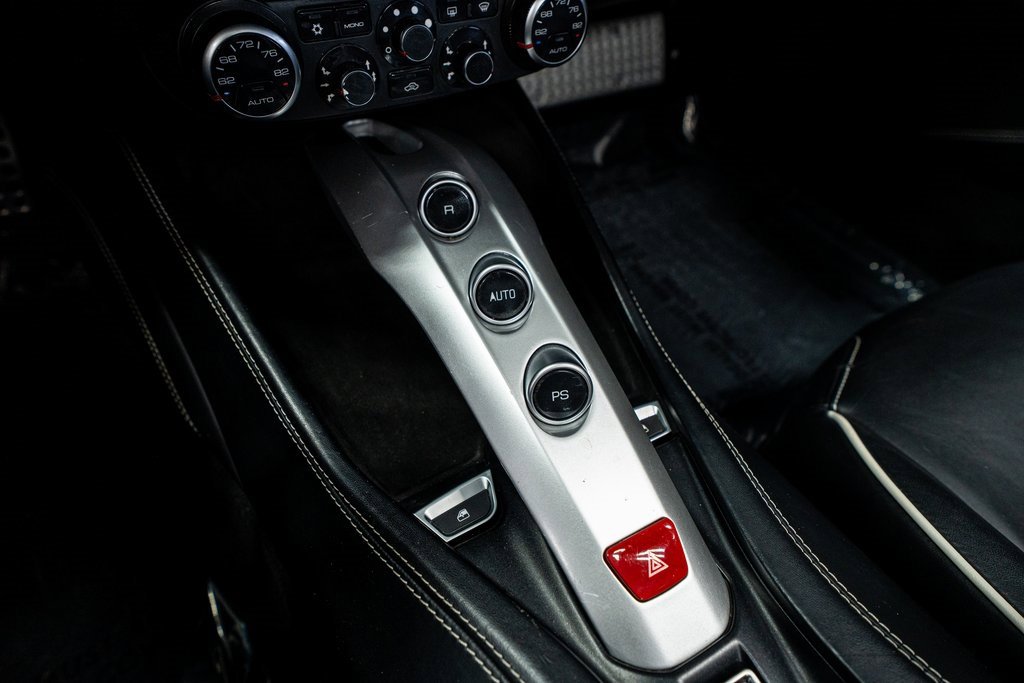 Used 2016 Ferrari California T image 52