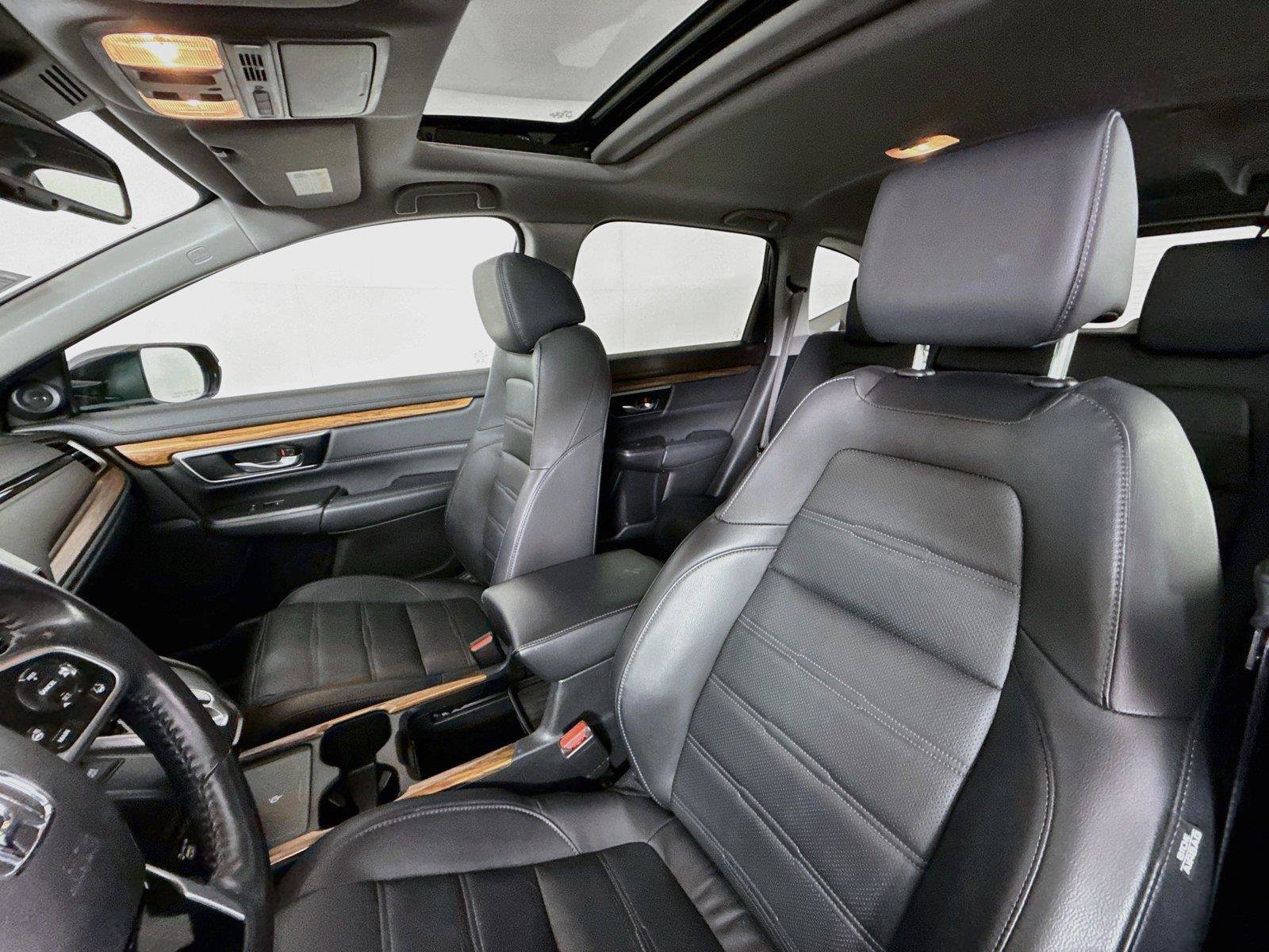 Used 2021 Honda CR-V Touring image 3
