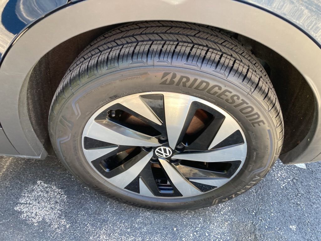 Certified 2023 Volkswagen ID.4 Pro AWD/4WD image 7