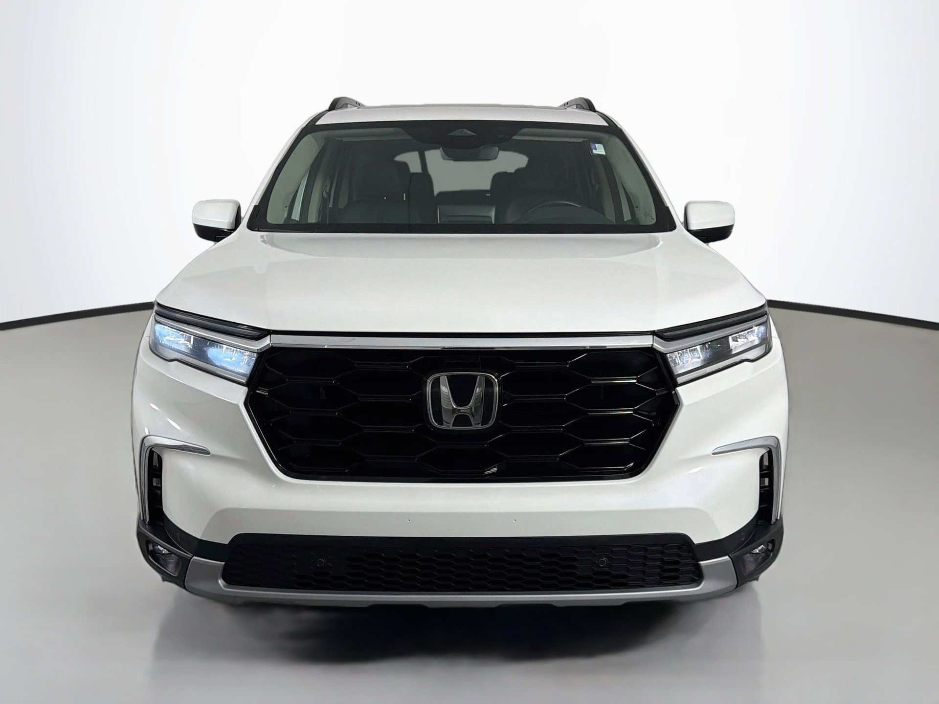 Used 2024 Honda Pilot Touring image 8