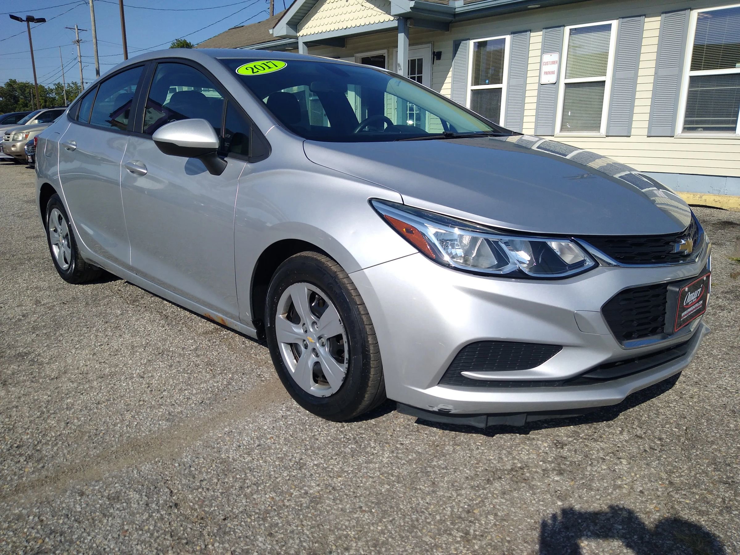 Used 2017 Chevrolet Cruze LS image 2