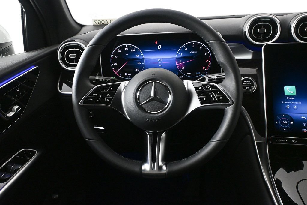 New 2025 Mercedes-Benz GLC 300 4MATIC image 2