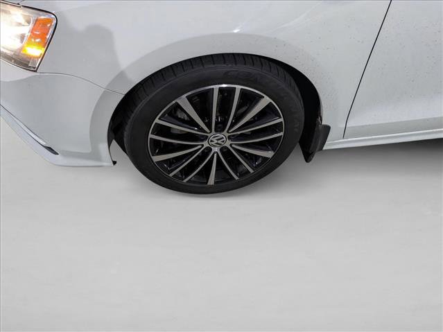 Used 2015 Volkswagen Jetta Sport image 29
