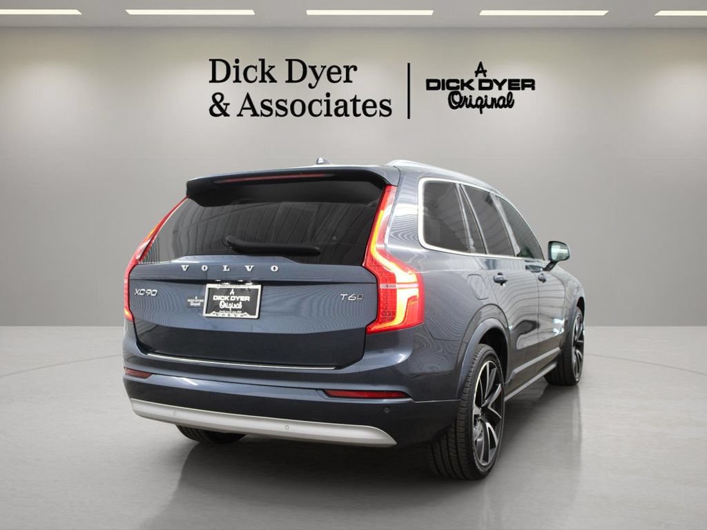 Used 2022 Volvo XC90 T6 Momentum w/ Advanced Package AWD/4WD image 11