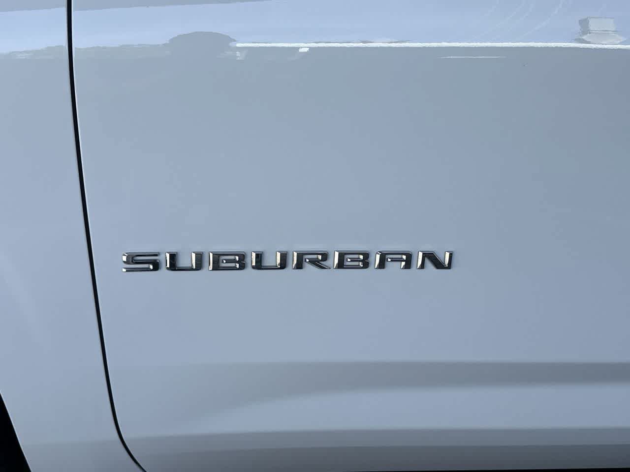 Used 2024 Chevrolet Suburban Premier RWD image 10