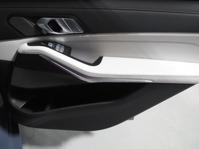 Used 2024 BMW X7 xDrive40i image 77