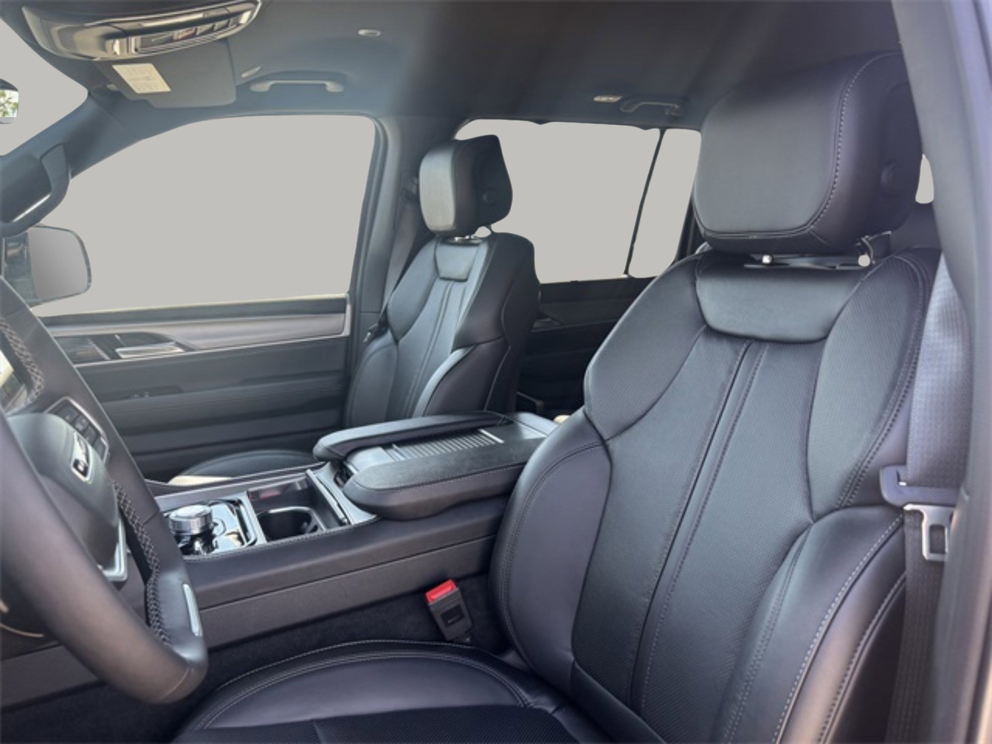 New 2025 Jeep Wagoneer L 4WD w/ Convenience Group I image 15