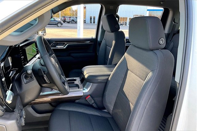 New 2026 Chevrolet Silverado 1500 LT w/ Z71 Off-Road Package image 9