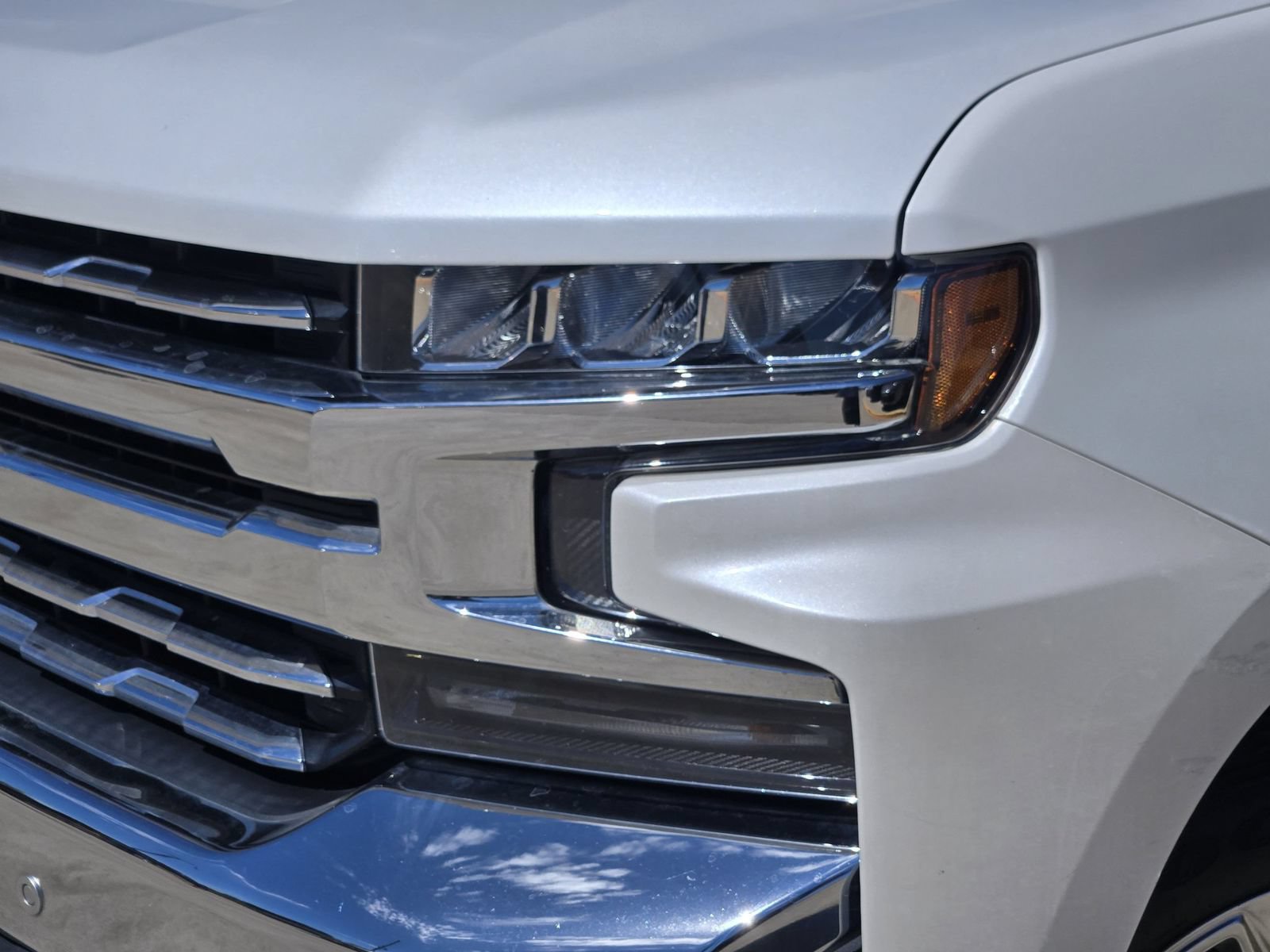 Used 2019 Chevrolet Silverado 1500 LTZ AWD/4WD image 9