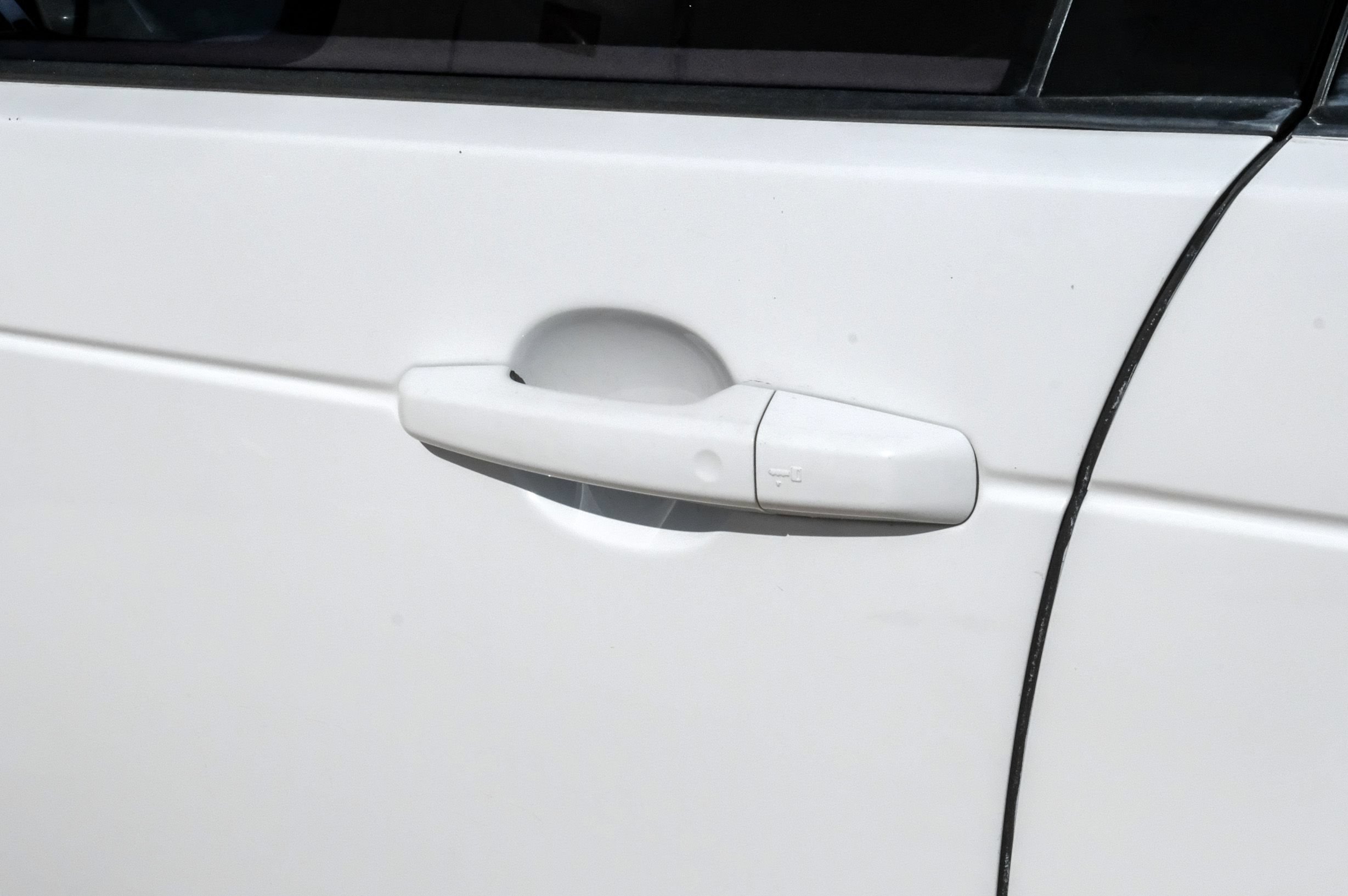 Used 2020 Land Rover Discovery SE AWD/4WD image 42