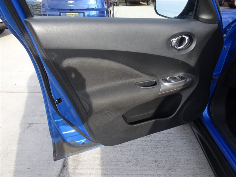 Used 2011 Nissan Juke SL AWD/4WD image 20